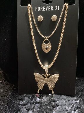 Forever 21 Gold Layered Butterfly & Heart Pendant Necklace Set